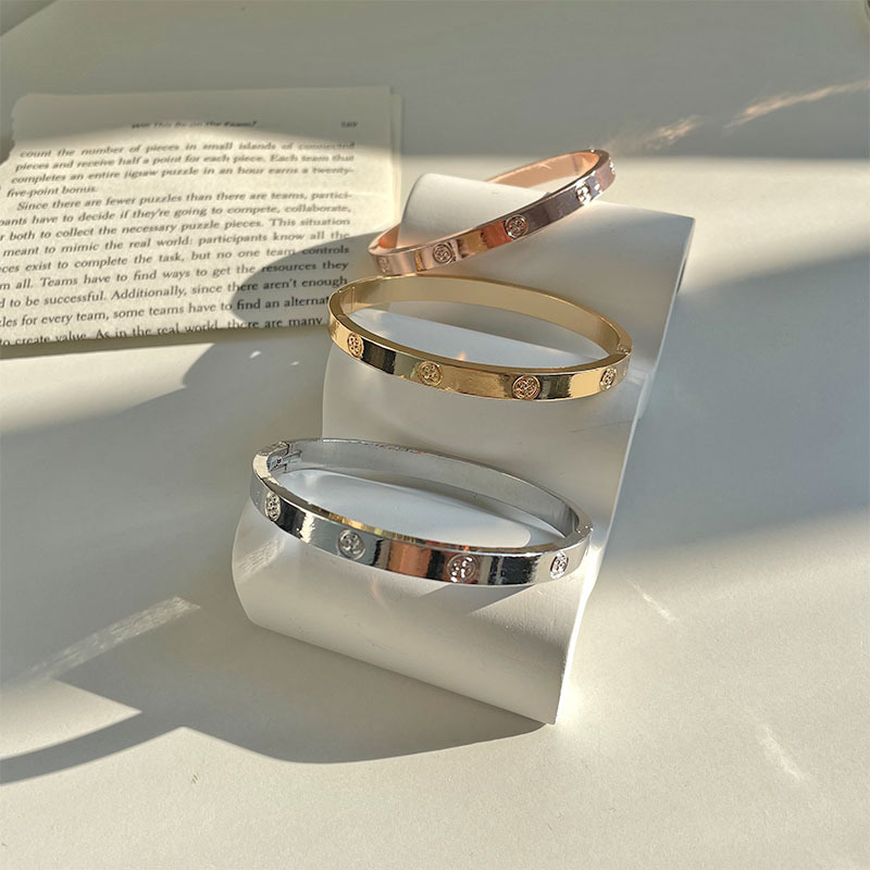 Minimalistic Elegance: Wholesale Trendsetting French Designer Couple's Wristwear