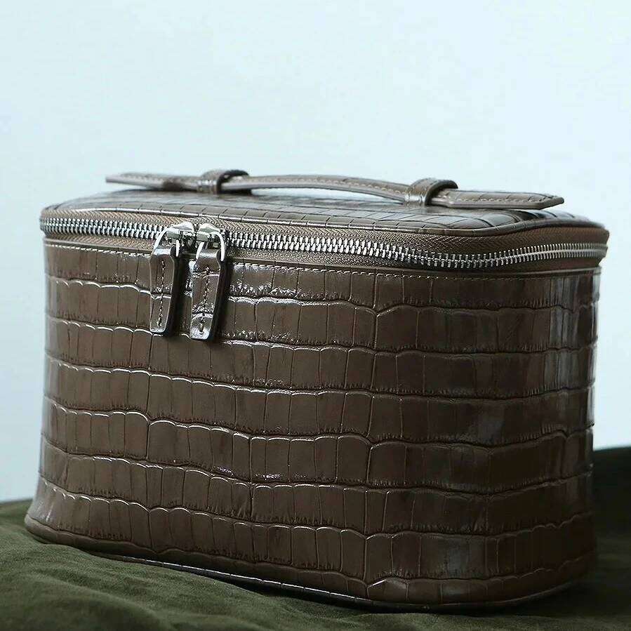 Cowhide Crocodile Pattern Women's Hand-Held Toiletry Classic Vintage Large Capacity Portable Travel Storage Makeup Bag St251110