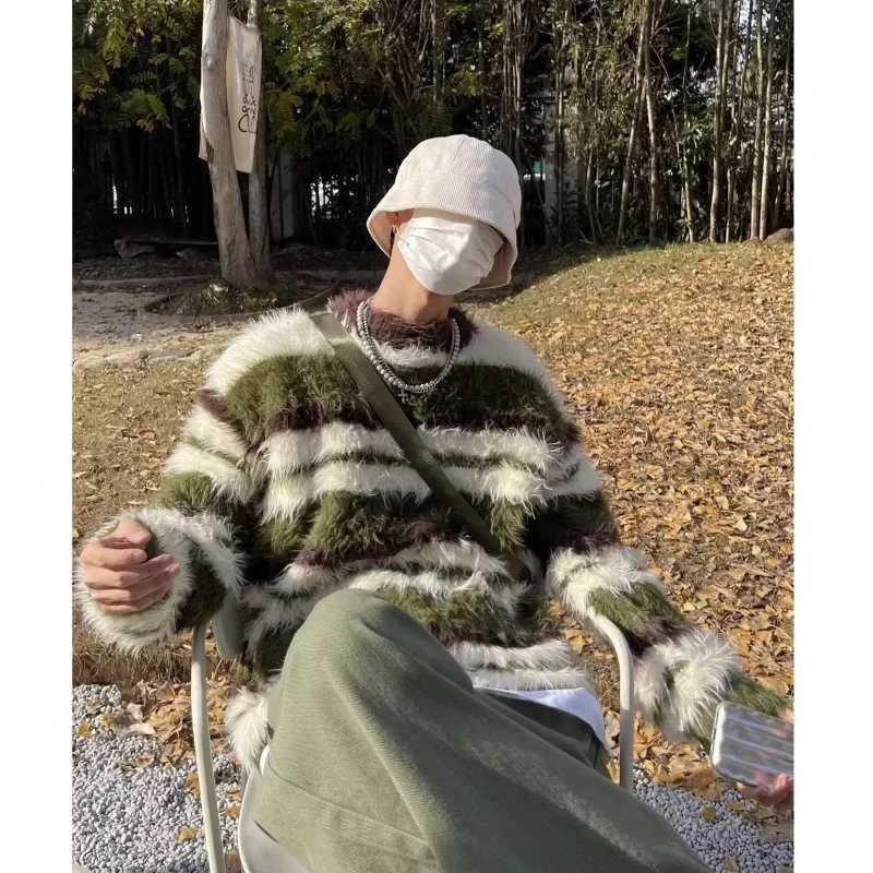 Fashion Heavyweight Furry Long Sleeve Casual Design round Neck Sweater for Teens Winter Warm Knitted Top Quality Imported from China Y251110