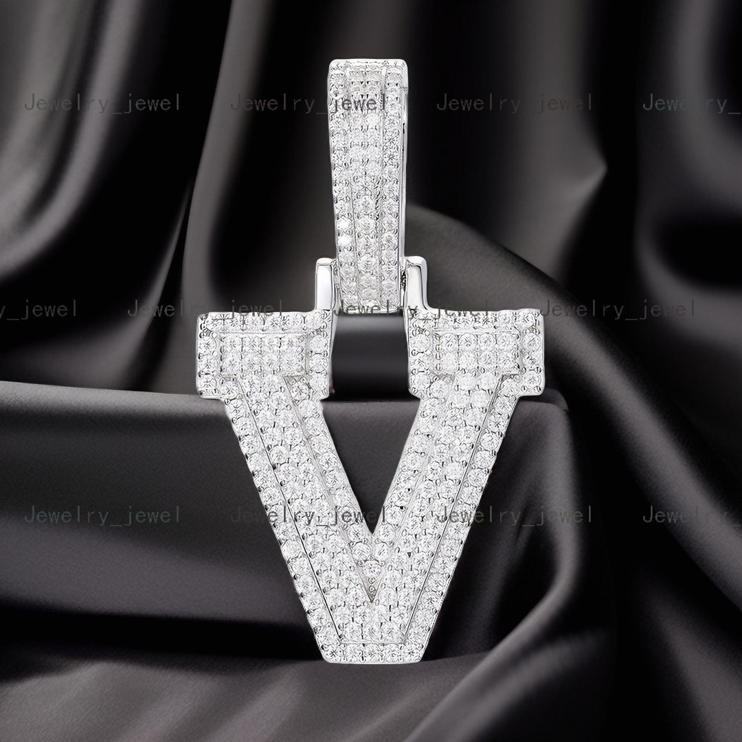 Gentlemens Gold-Plated Moissanite Pendant Necklace - 925 Sterling Silver Iced Out Design Timeless Elegance in Hip Hop