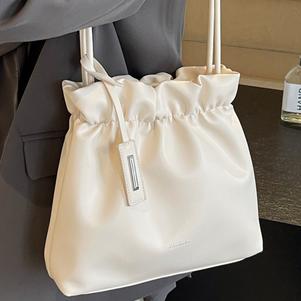 Stylish & Spacious Women's Handbag Contemporary Herringbone Patterned Tote for Any Occasion