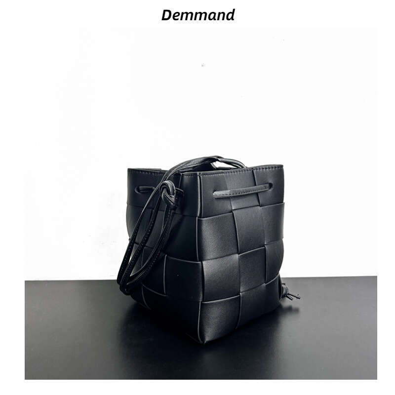 2023 New Handheld Casual Shoulder Solid Color Handbag Women's Drawstring Woven Vegetable Basket Bucket Bag