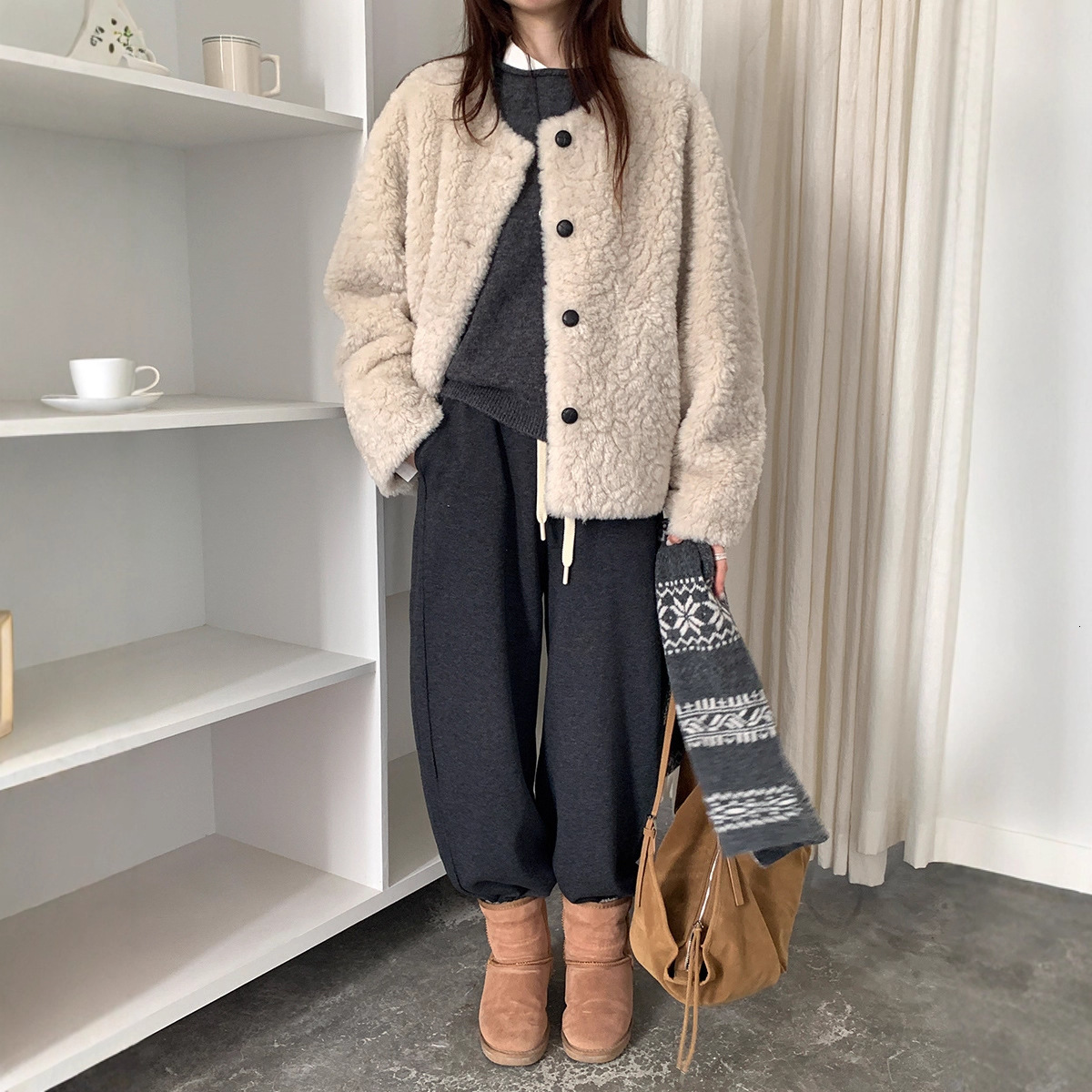 Women's loose and lazy lamb wool coat for winter 2025 new Korean designer versatile warm casual top
