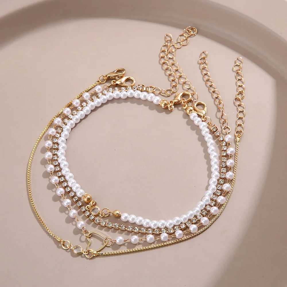 Vintage Crystal Rhinestones Gold Color Metal Heart Bracelet Set for Women Faux Pearl Hollow Heart Bracelet Gift Daily JewelryT251110