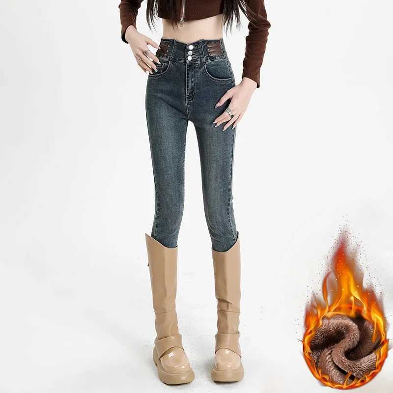 Winter Warm Jeans Womens Fleece Thickened Stretch Skinny Pencil Pants High Waist Slim Fashion Korean velvet Jeans Black Blue C251110
