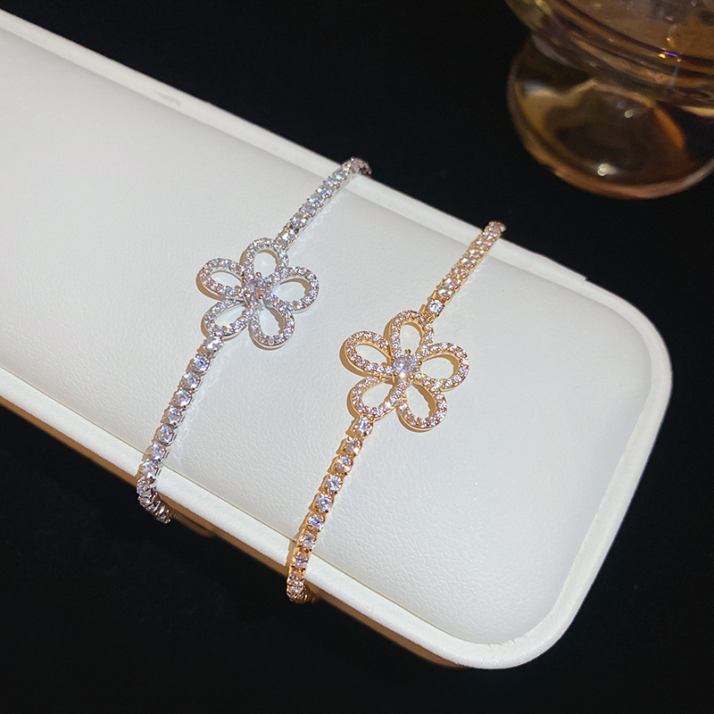 Real Gold Plated Zircon Flower Hollow New Fashionable Elegant Bracelet Vintage Light Luxury Simple Jewelry