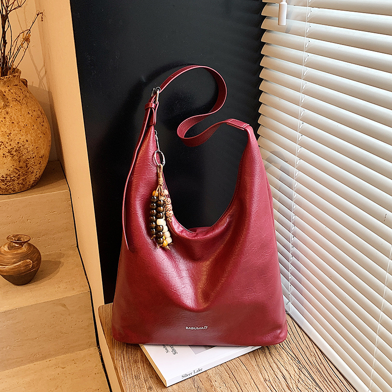 2025 Winter Women's Retro High end Wide Shoulder Bag, Casual Versatile Crossbody Bag, High end Commuting Leisure Bag, Shopping Bag, Versatile Wom