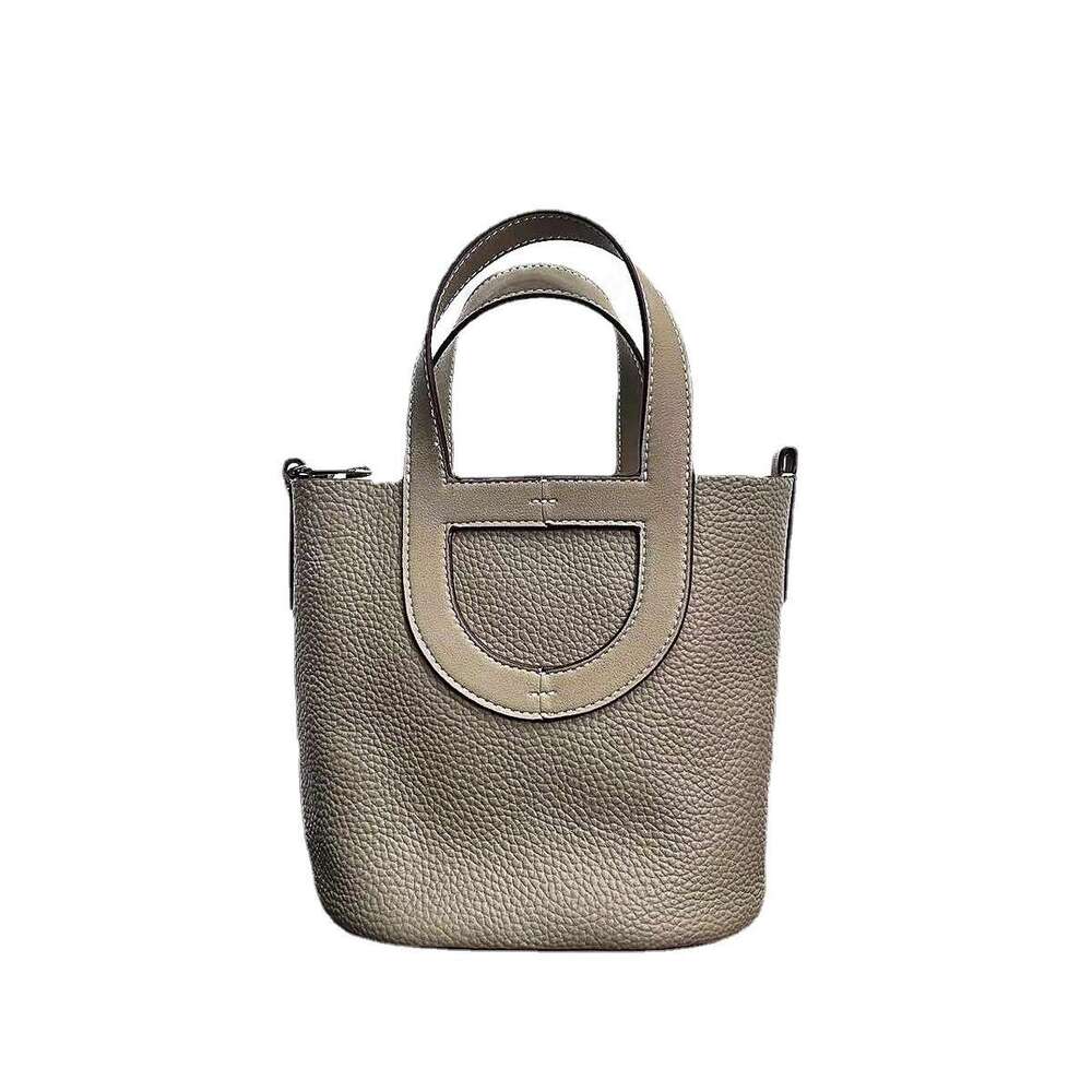 Head Layer Cowhide Pig Nose Vegetable Basket Women's High-End Handbag, Water Bucket Bag, Large Capacity Genuine Leather Shoulder Crossbody Bag