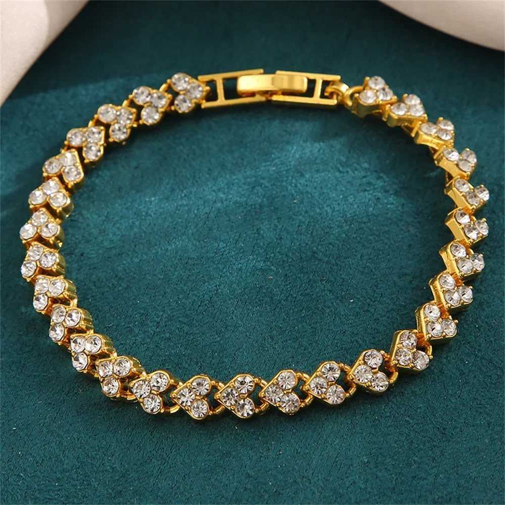 Charm Delicated Crystal Heart Tennis Bracelet for Women Rhinestone Paved Handmade Bracelet Wedding Anniversary Gift JewelryT251110