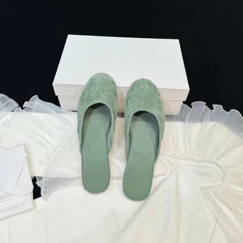 Guangzhou High-Quality 2024 Spring Summer New Style Closed-Toe Retro Mules Flat Genuine Leather Sole Sandals For Women