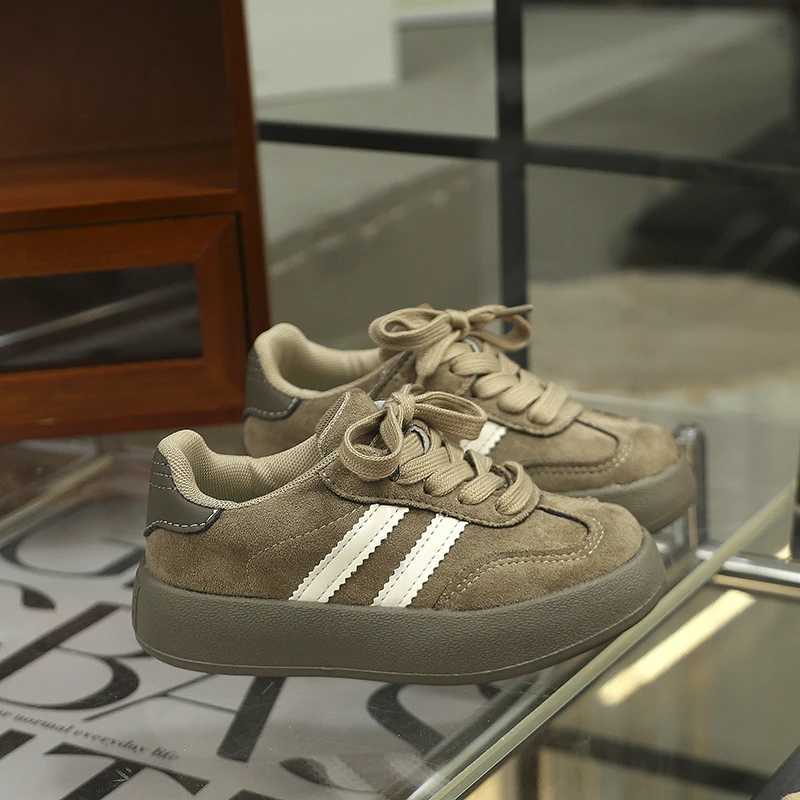 2025 New Children Winter Sneaker Foreign Style Fleece Thermal Board Shoes Girls Sports Shoes Soft Soled Cotton Casual ShoesT251110