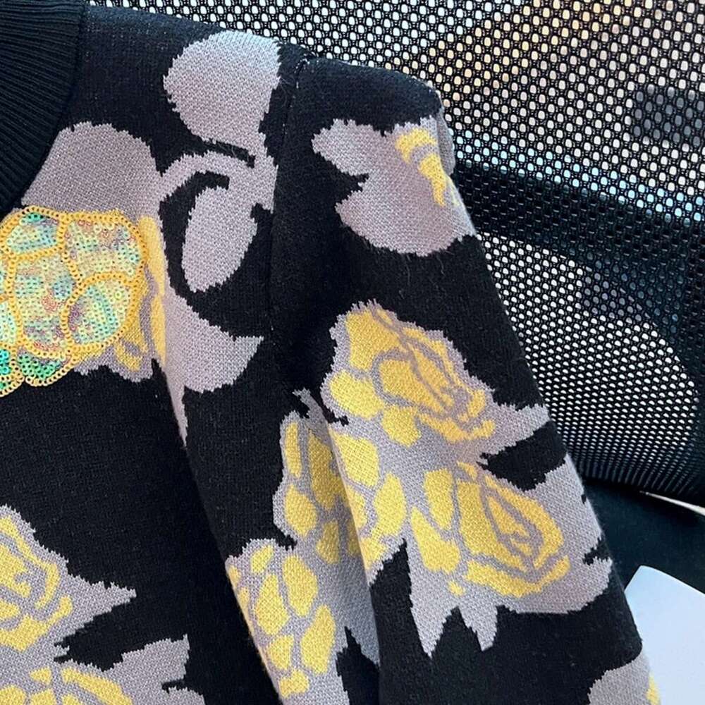 Elegant Female Sequined Spliced Vintage Floral Short Sweaters Autumn Winter Fashion Long Sleeve Knitted Tops Women's Clothing