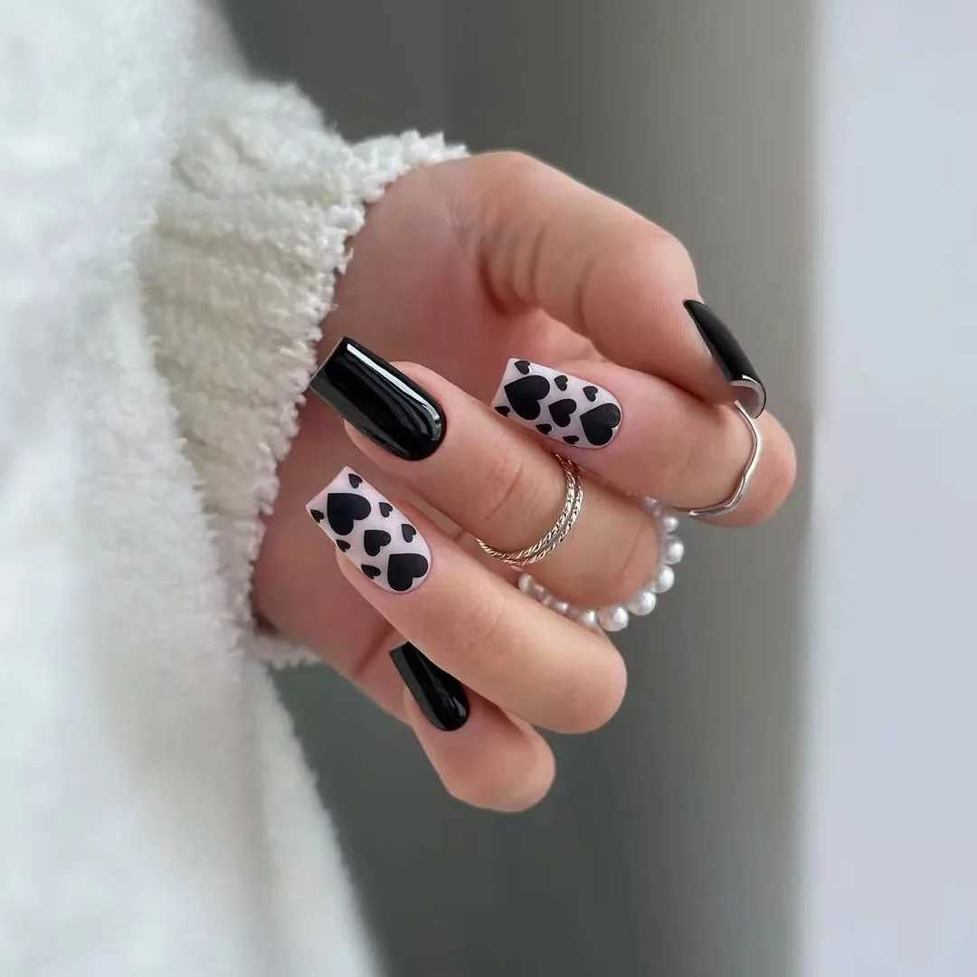 24 pieces of Y2K fake nails with cute black heart design reusable French fake nails full cover short press Y2K girl nails W250410