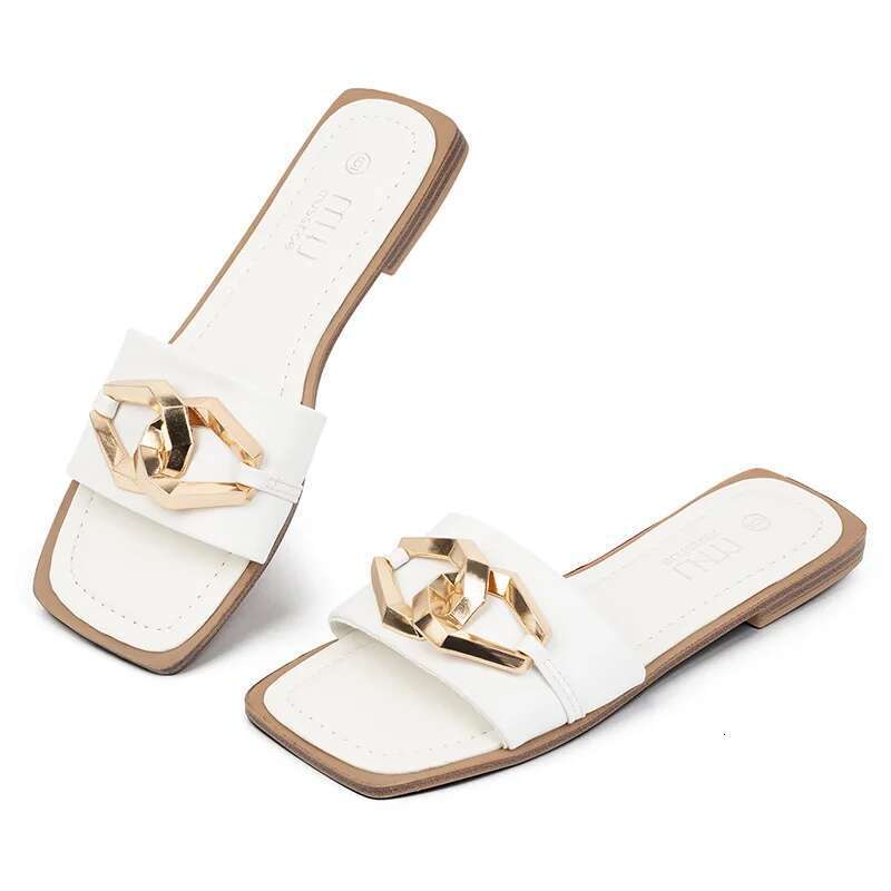 Slippers 2025 Women Fashion Metal Buckle Retro Flat Bottomed Female Flip p Summer Classic Comfort Beach Outdoor Ladies Shoes