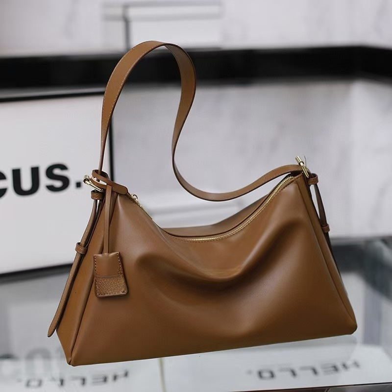 Women's designer bag light luxury handbag winter new item armpit foreskin leather feeling single shoulder crossbody bag multifunctional