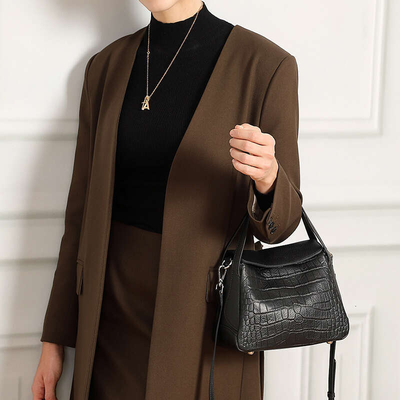 Women's Genuine Leather Tote Bag Black Crocodile-Like Texture Handbag With Ic Closure, Golden-Tone Hardware Adjustable Strap, Small Crossbody/Han