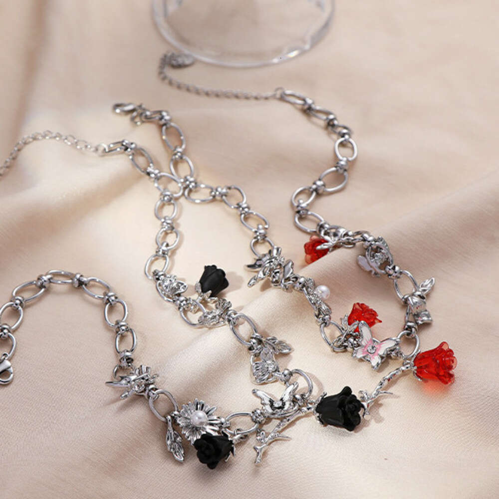Dark Night Rose Butterfly Fashion Exaggerated High-End Light Luxury Unique Niche Design Sweet Cool Collarbone Chain Necklace