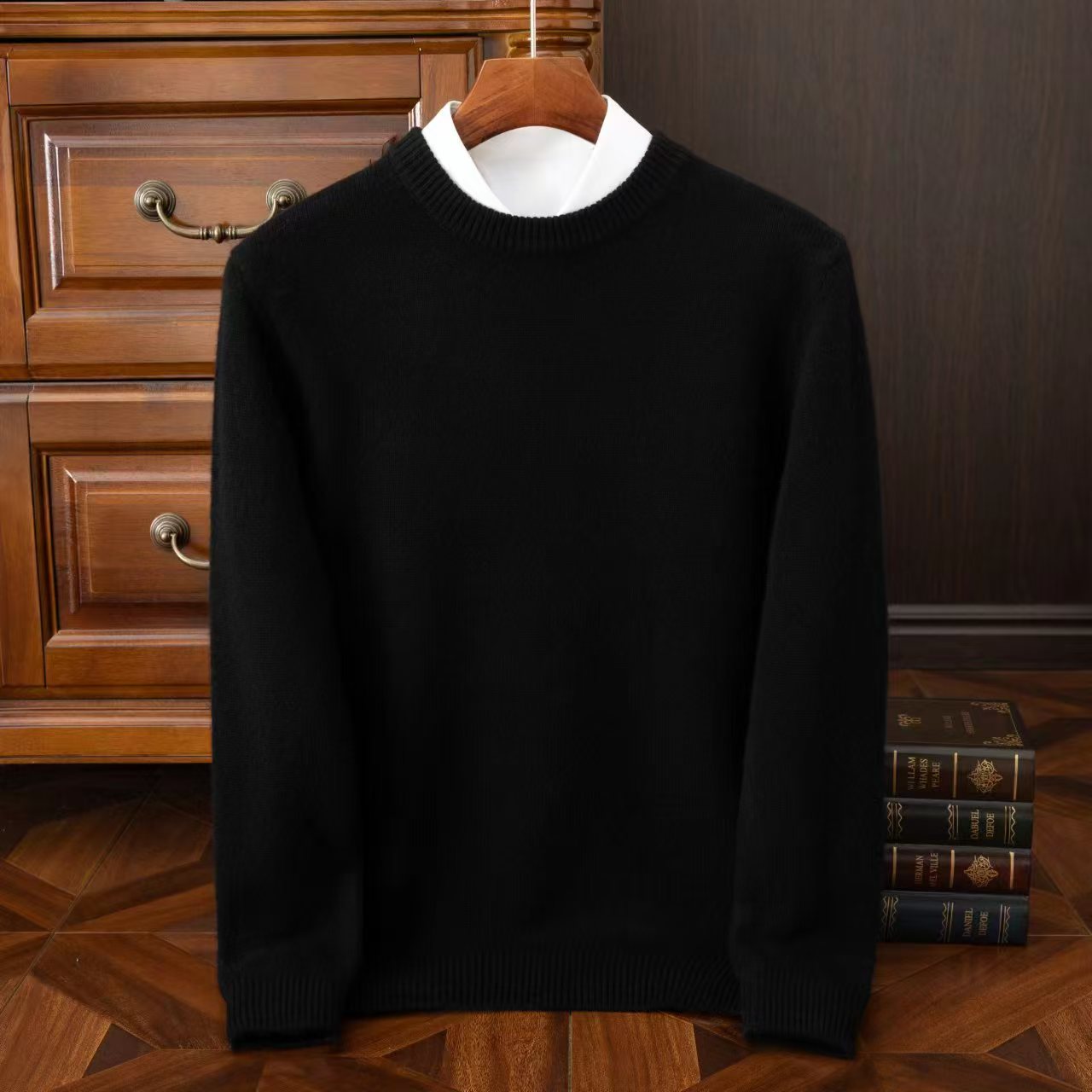 Classic Men's Basic Crewneck Pullover Sweatshirt Premium Quality Wool Fabric Suitable for All Occasions