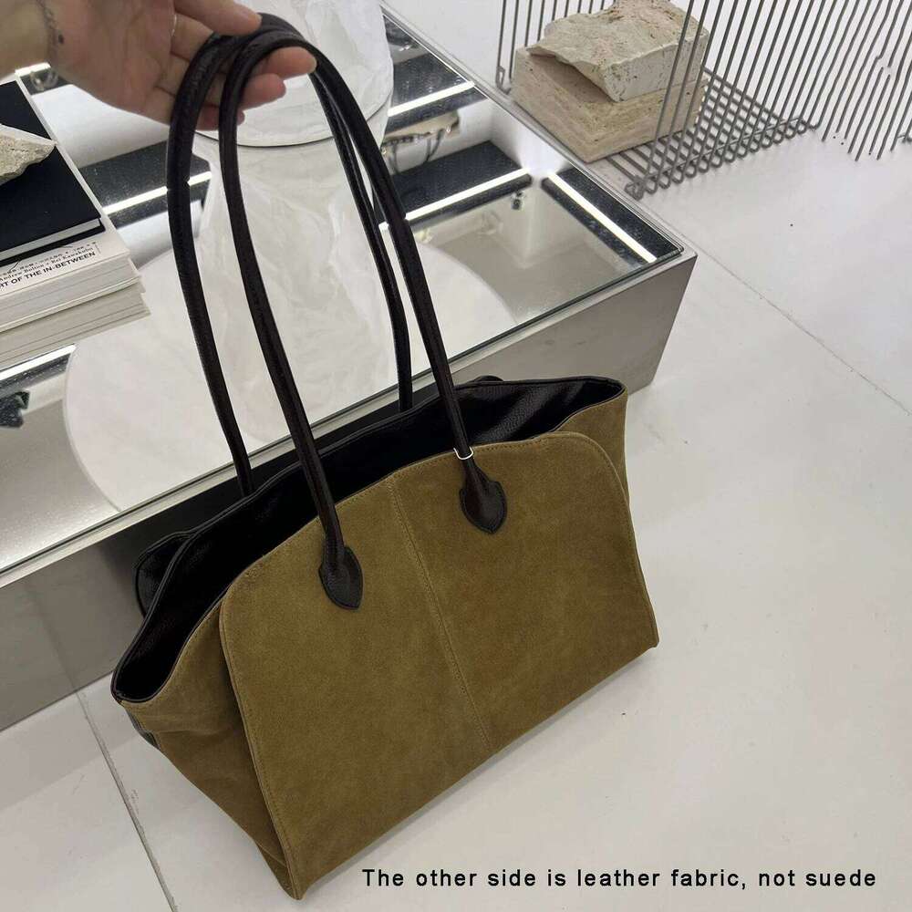 Suede Spliced Cowhide Tote Autumn And Winter New Niche Design Large Capacity Vintage Handheld Shoulder Bag 251110
