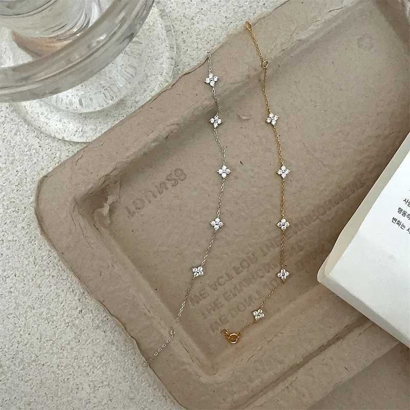 2025 New Crystal Flower Stainless Steel Bracelet Women Fashion Personality Korean Bracelet Jewelry Accessories Anniversary GiftT251110