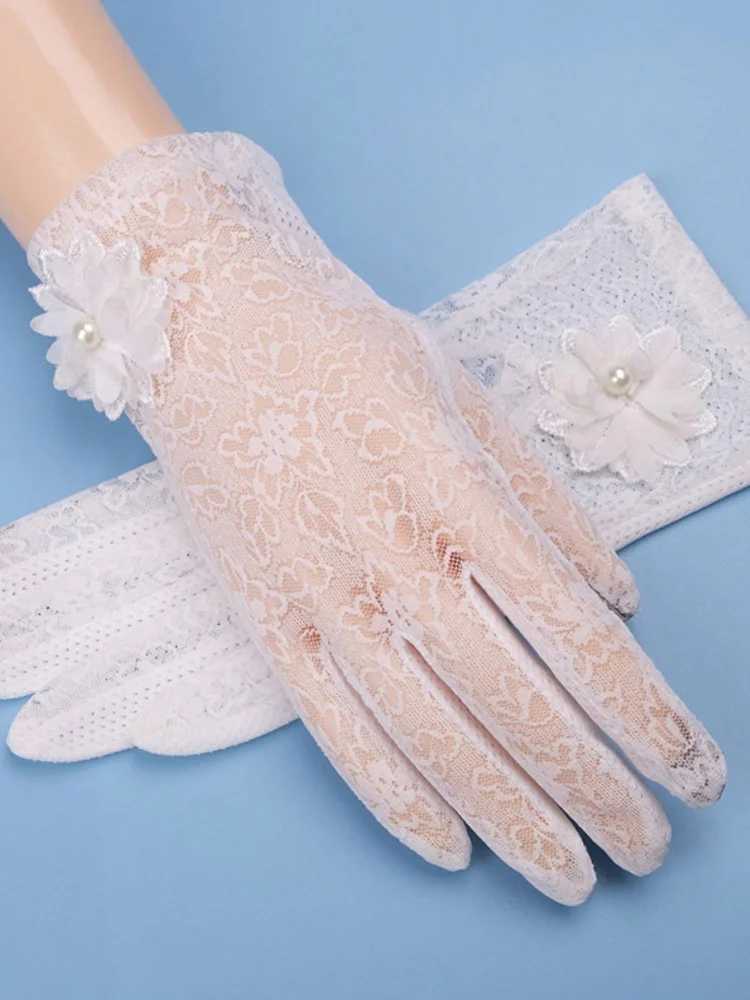 1piece white lace glove elegant transparent ladys short wedding glove L251110