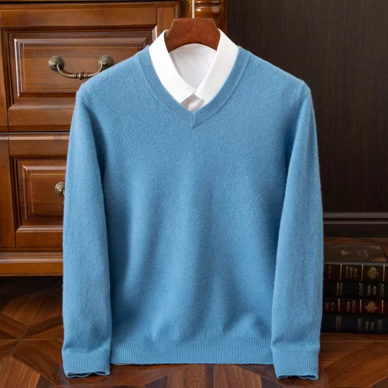 New autumn and winter thick wool sweater men's V-neck sweater loose and warm casual knitted base sweater