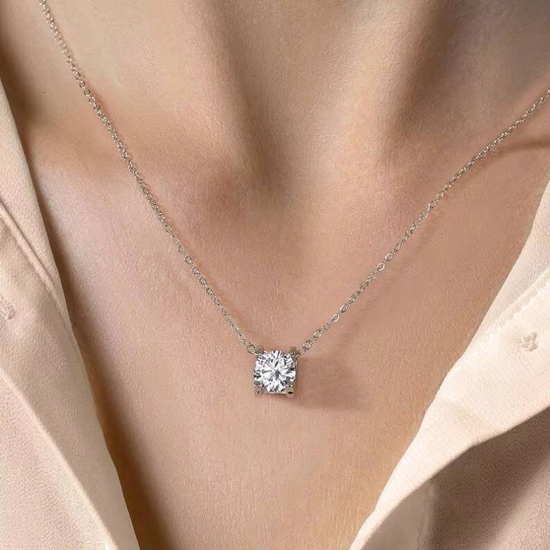 Hot Sale High Quality Brilliant Cut Real 925 Sterling Silver 1 2 Ct Stone Moissanite Necklace for Women Engagement Jewelry