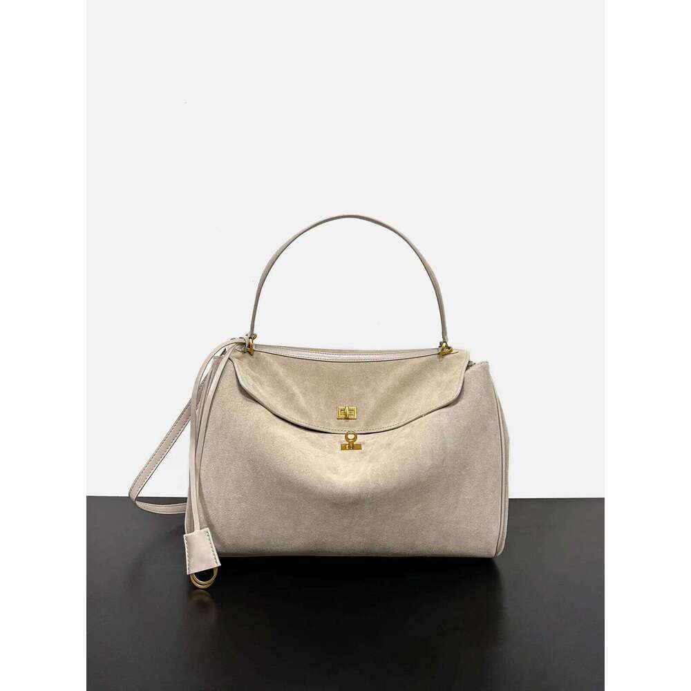 Atmospheric fashion lock cowhide women's 2025 new chain lightweight texture foreign soft leather crossbody bag