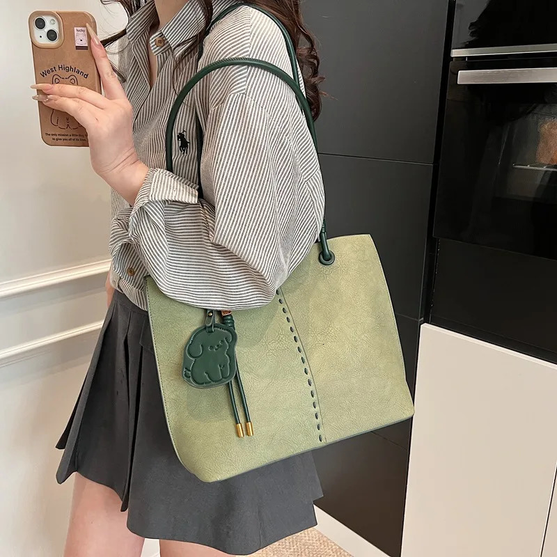 Large Capacity Tote Bag for Women Shoulder Bags Fashionable Shopping Bags Versatile Casual Armpit Bag Designer Bags Bolsos Mujer R251110