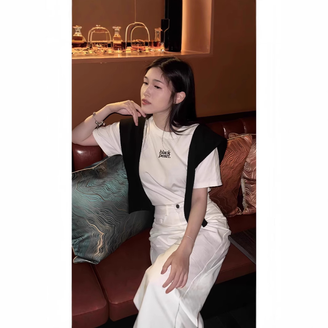 2025S Designer Women S T Shirt Letter Embroidery Short Sleeved T Shirt For Women In Summer Slim Fit Round Neck Student Clothing Trendy Women S Clothin
