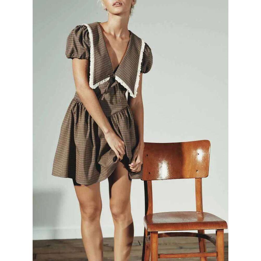 European And American Style Winter New Fashion Trend Women's Clothing Design Sense Plaid Small Round Lapel Dress