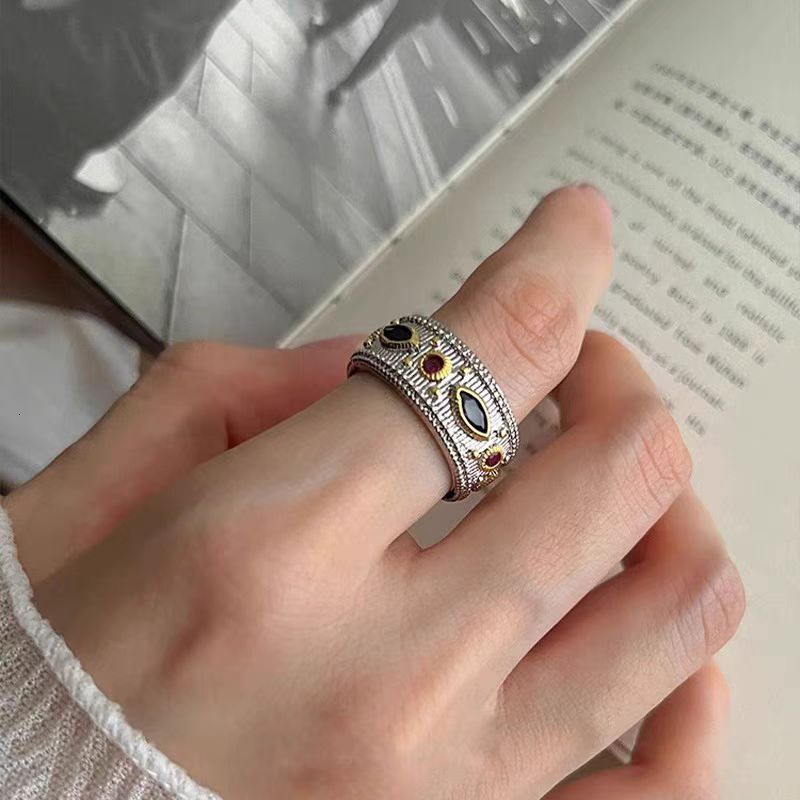 Vintage Designer Ring Red And Blue Fashionable Ring Women's Diamond Ring Niche Light Luxury High-end Feeling Index Finger Ring Exquisite Multifun