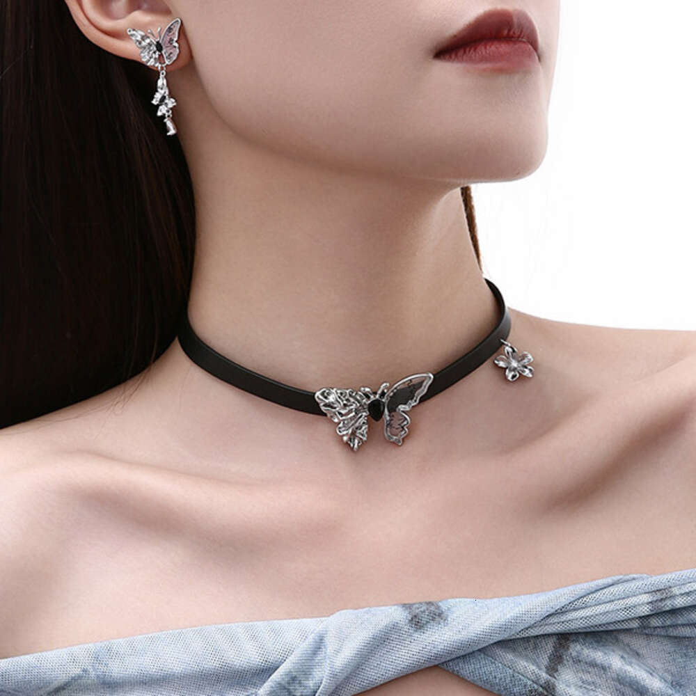 Calligraphy Butterfly for Women, New Chinese Style, Elegant and High-end Feel, Black Leather Choker, Punk Trendy Wholesale Necklace
