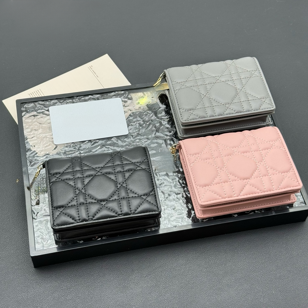 Genuine leather flip-top wallet card case with diamond-shaped design, a classic and fashionable multi-layer accordion-style card holder coin purse