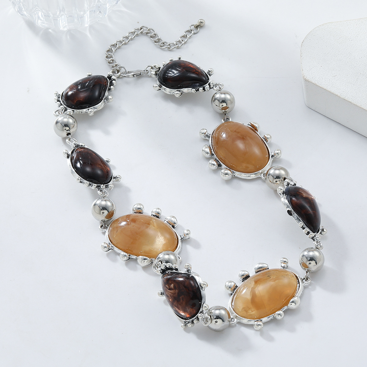 Autumn And Winter New Exquisite Eye Stone Matching Design Necklace Artistic Retro Womens Necklace Niche Collarbone Chain Necklace Accessories