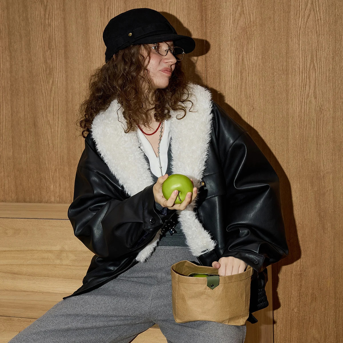 Winter Womens Vintage Quilted Leather Jacket Thicken Warm Cotton Padded Coat Large Fur Collar Oversized Lapel Outerwear 251103