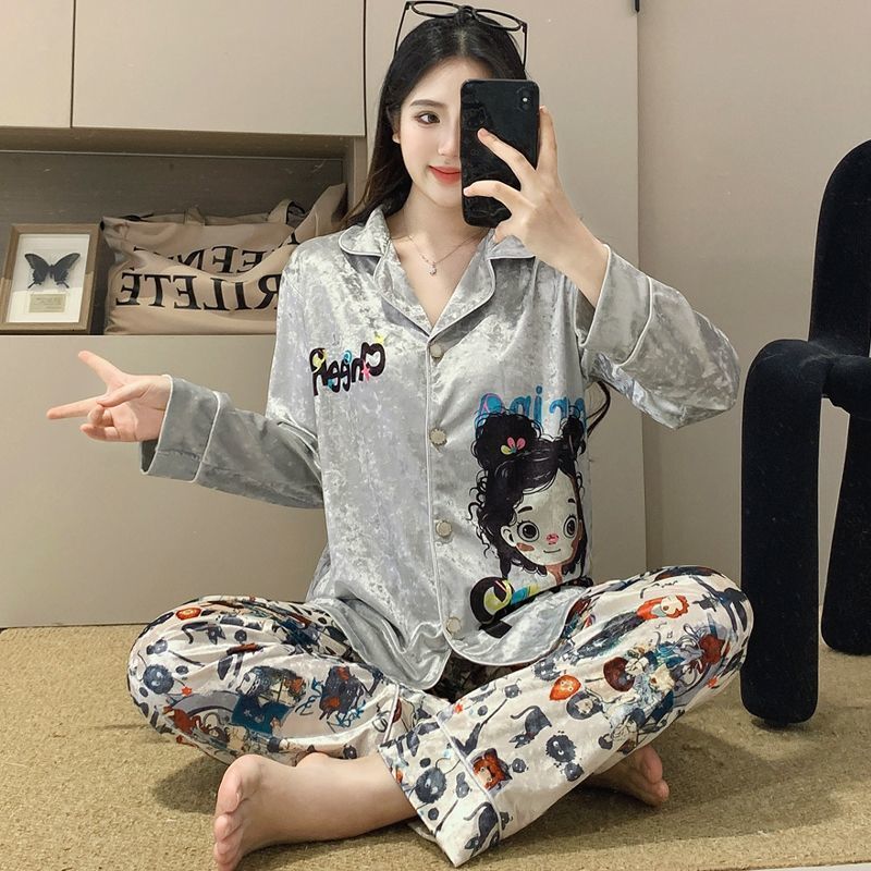 Advanced gold velvet pajamas for female designers, fashionable cardigans, long sleeves, long pants, two-piece set, soft and skin friendly home clothes