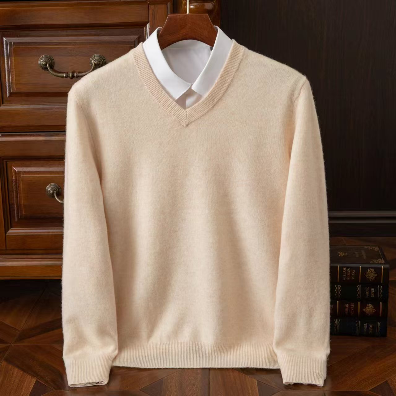 New autumn and winter thick wool sweater men's V-neck sweater loose and warm casual knitted base sweater