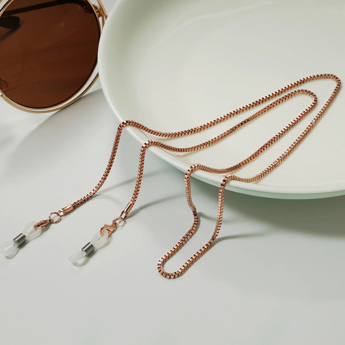 Retail exquisite metal eyeglass chain glasses sunglasses strap holder 4 different colors 250410