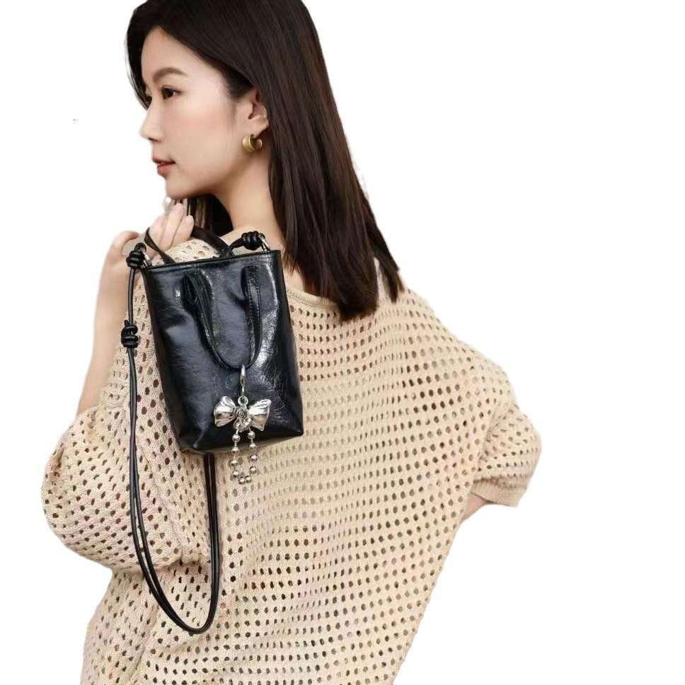 Women S First Layer Cowhide Small High End Feel Phone Handbag Oil Wax Leather Shoulder Crossbody Bag High Quality