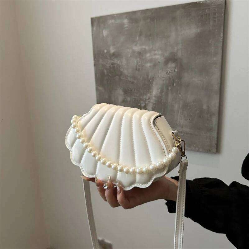 Korean-Style Chic Single-Shoulder Niche Trend Shell Bag, Fashionable And Simple Crossbody 2025 Summer New Bag For Women