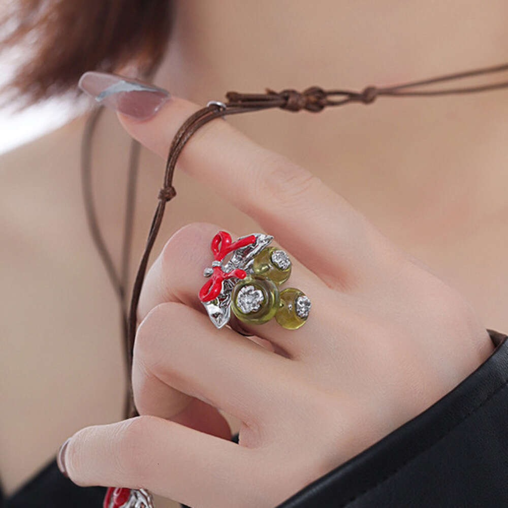 DHcollections Original Niche Design Unique Temperament High-end Bowknot Green Grape for Women Fresh Sweet Cool Fashion Index Finger Ring