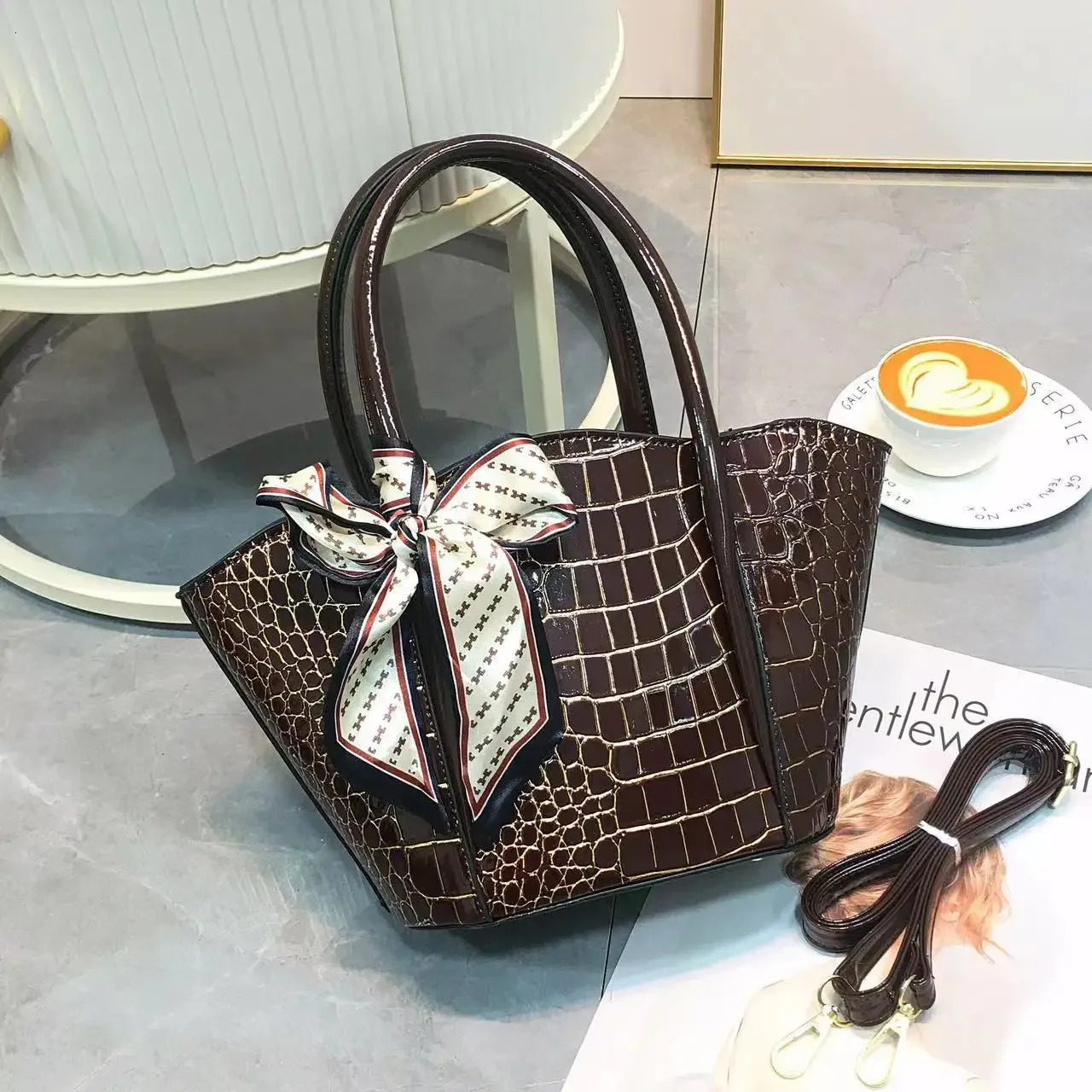 Spring Summer New Womens Fashionable Versatile Handbag Crossbody Bag Single Shoulder Bag Polyester Fiber Interior Zipper Bag R251110