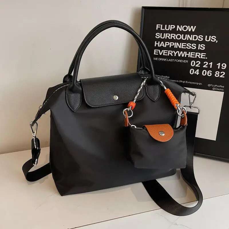 As7490 Portable Large-Capacity Dumpg 2025 Early Spring New Contrasting Color Design Fashion Trend Tote Messenger Bag