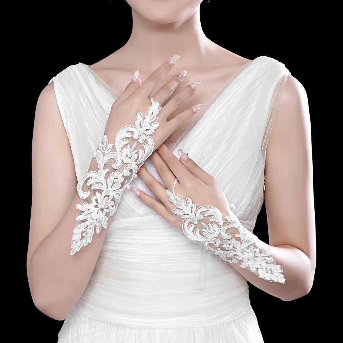 Elegant Beaded Lace Short Bridal Gloves Fingerless Wedding Gloves White Ivory Wedding Accessories Veu De Noiva for Women L251110