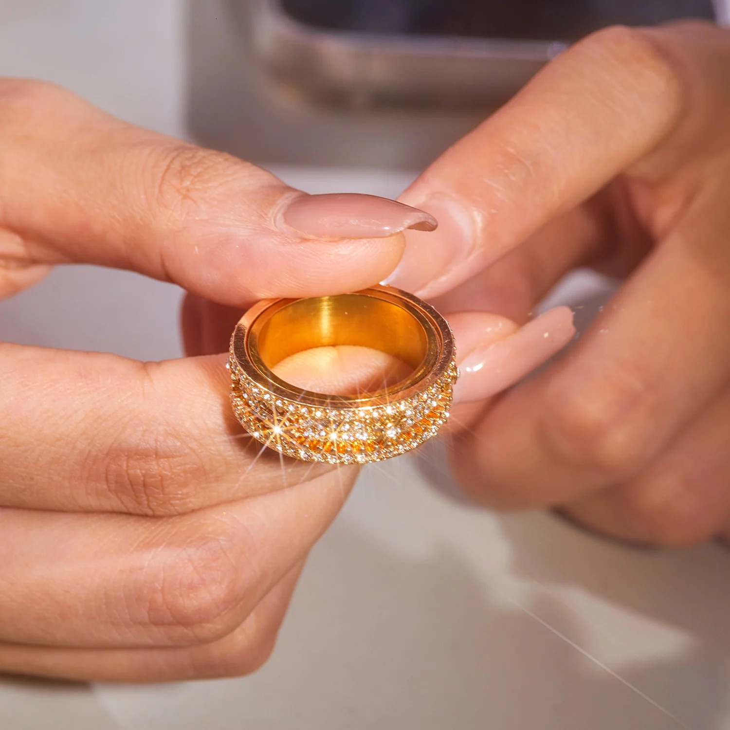 Spinner Zircon Rings For Men Women Full Rhinestone Stainless Steel Rotatable Finger Ring Anxiety Relief Stress Jewelry Gifts 251110