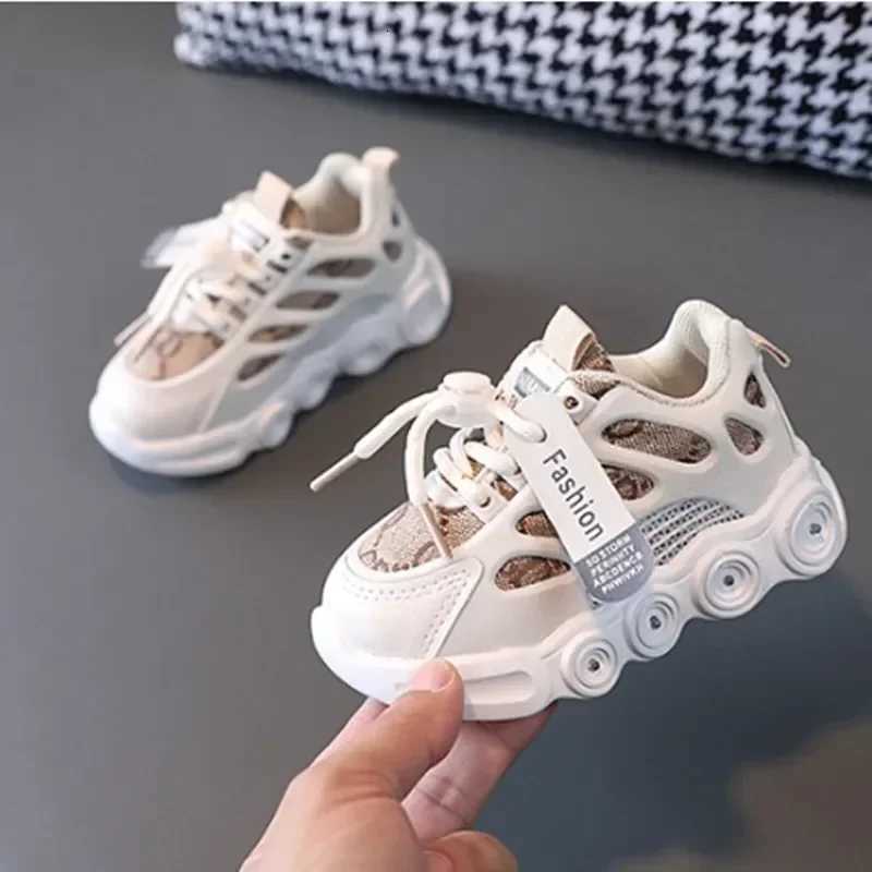 Sneakers Kids Fashion LED Light Shoes Letter Webbing Mesh Breathable1-6years Old Luminous Shoes Casual Sports Shoes Boys ShoesT251110