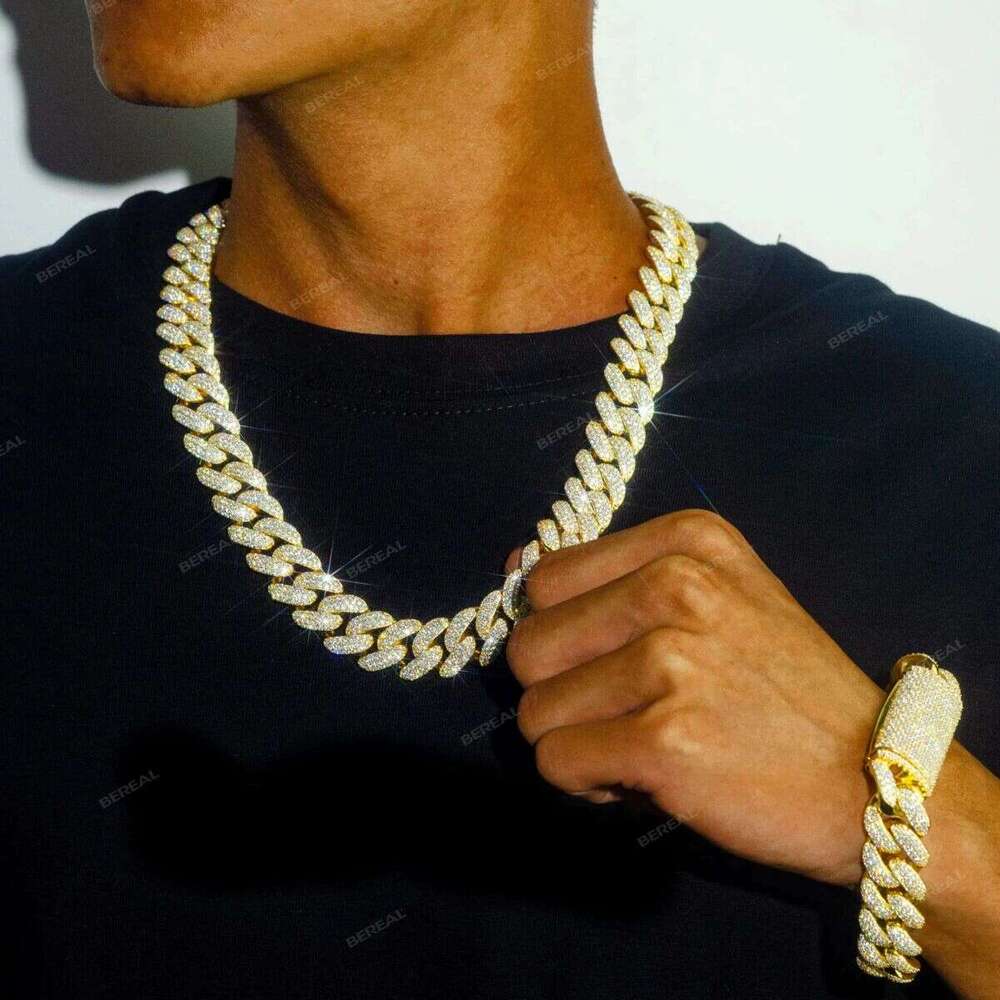 Stand Out From the Rest with Wholesale 14MM VVS Dia Cuban Chain Bracelet for a Unique and Chic Look