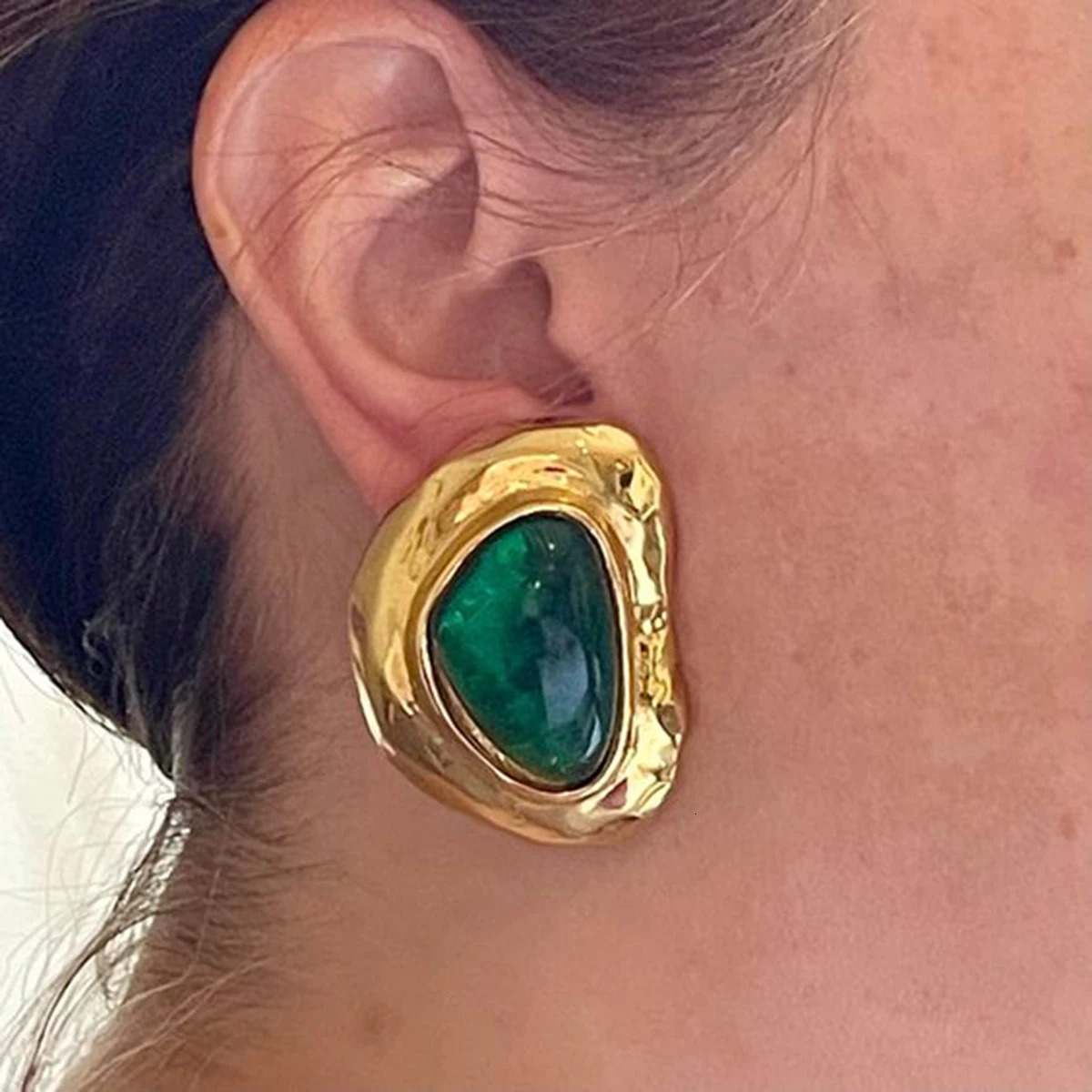 Uworld Retro Green Color Folded Earrings Large Metal Ear Studies Party Clothing Womens Accessories Gifts for Her 250409