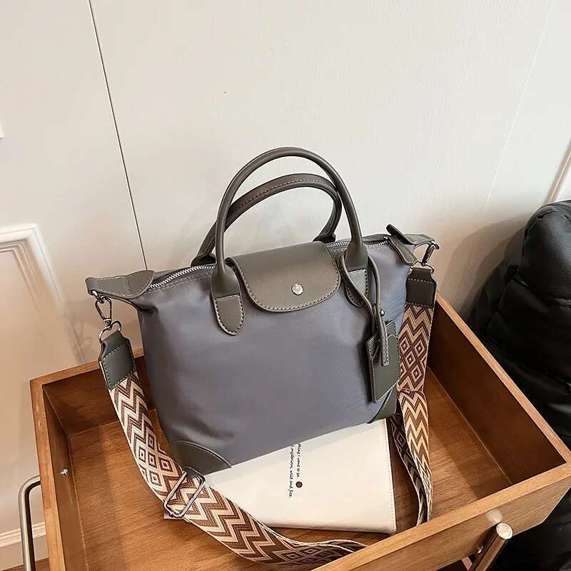 This Year's Popular Nylon Bag Women's High-Capacity 2024 New High-Sense Broadband Messenger Bag Tote Handbag
